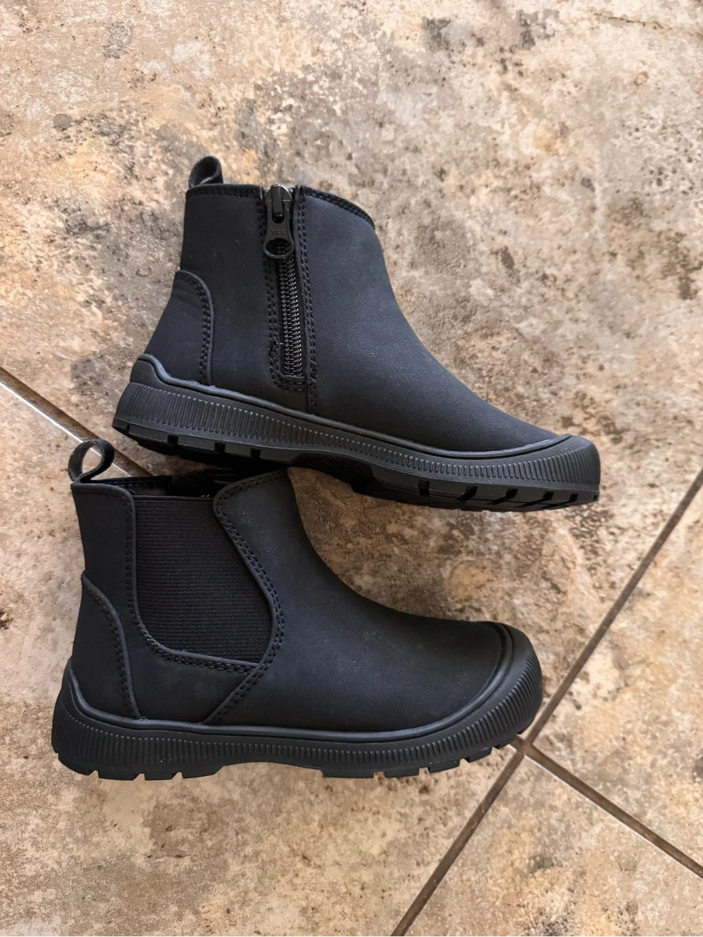 Bundle of (2) pairs of toddler size 10 Chelsea boots. Black & tan